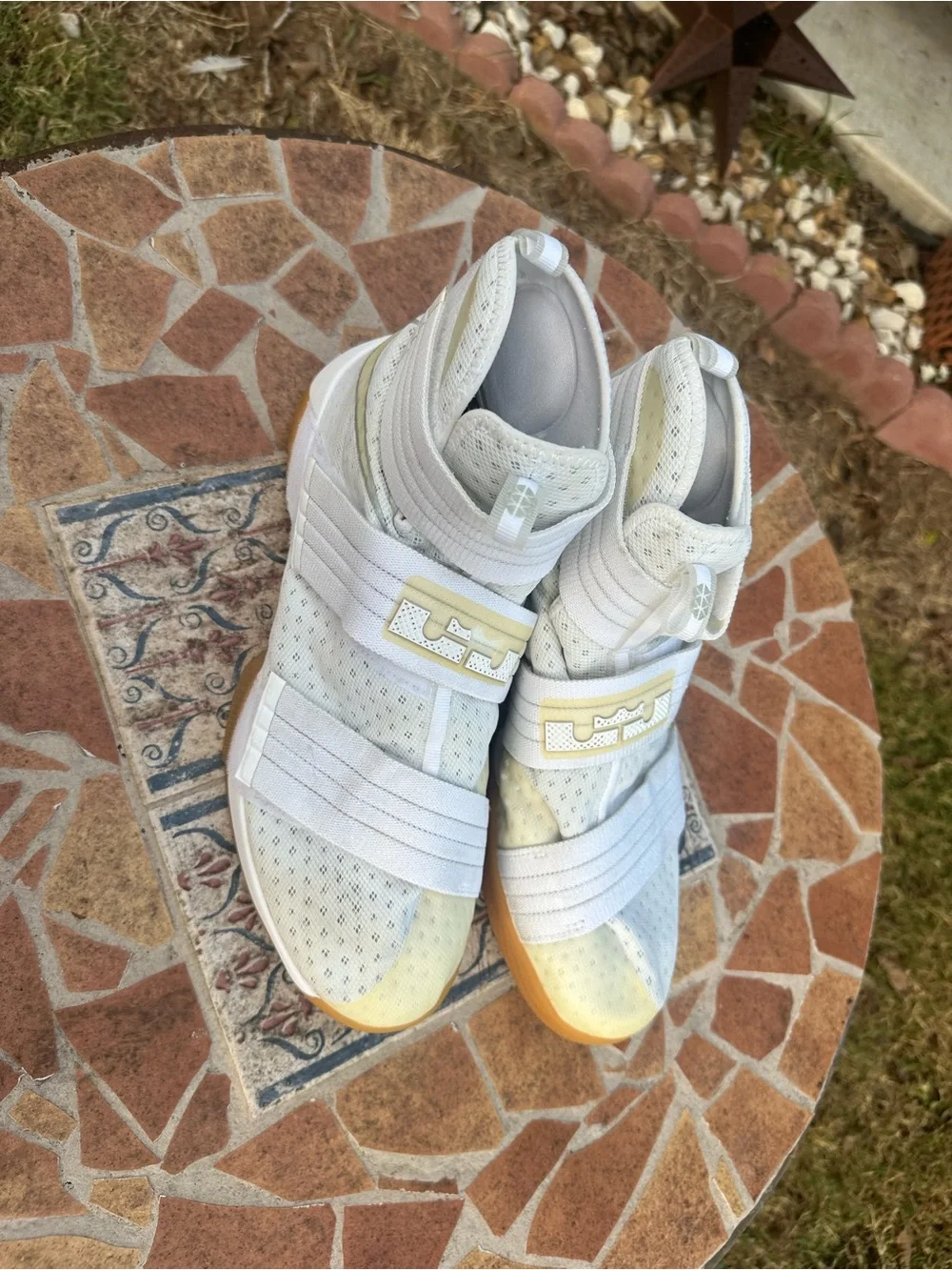 Nike Zoom LeBron Soldier X SFG White Gold Gum Basketball Shoes Men's Size 15